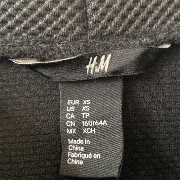 H&M Textured Flare Skirt - Picture 4 of 4